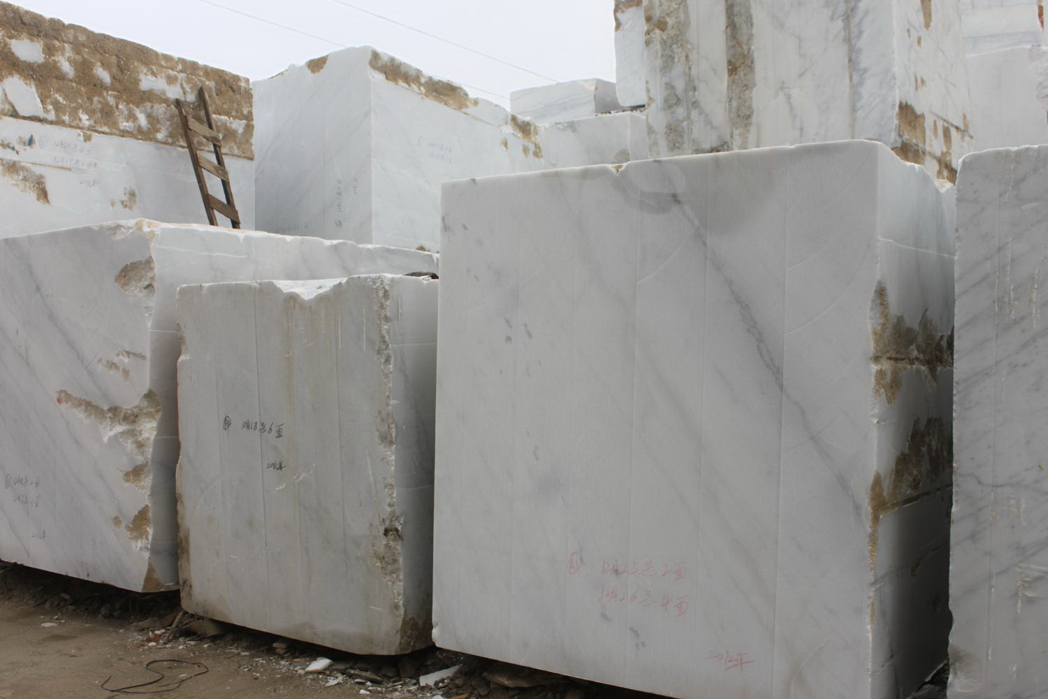 Guangxi White Chinese Marble Quarry (4)